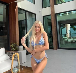 Angela Escort